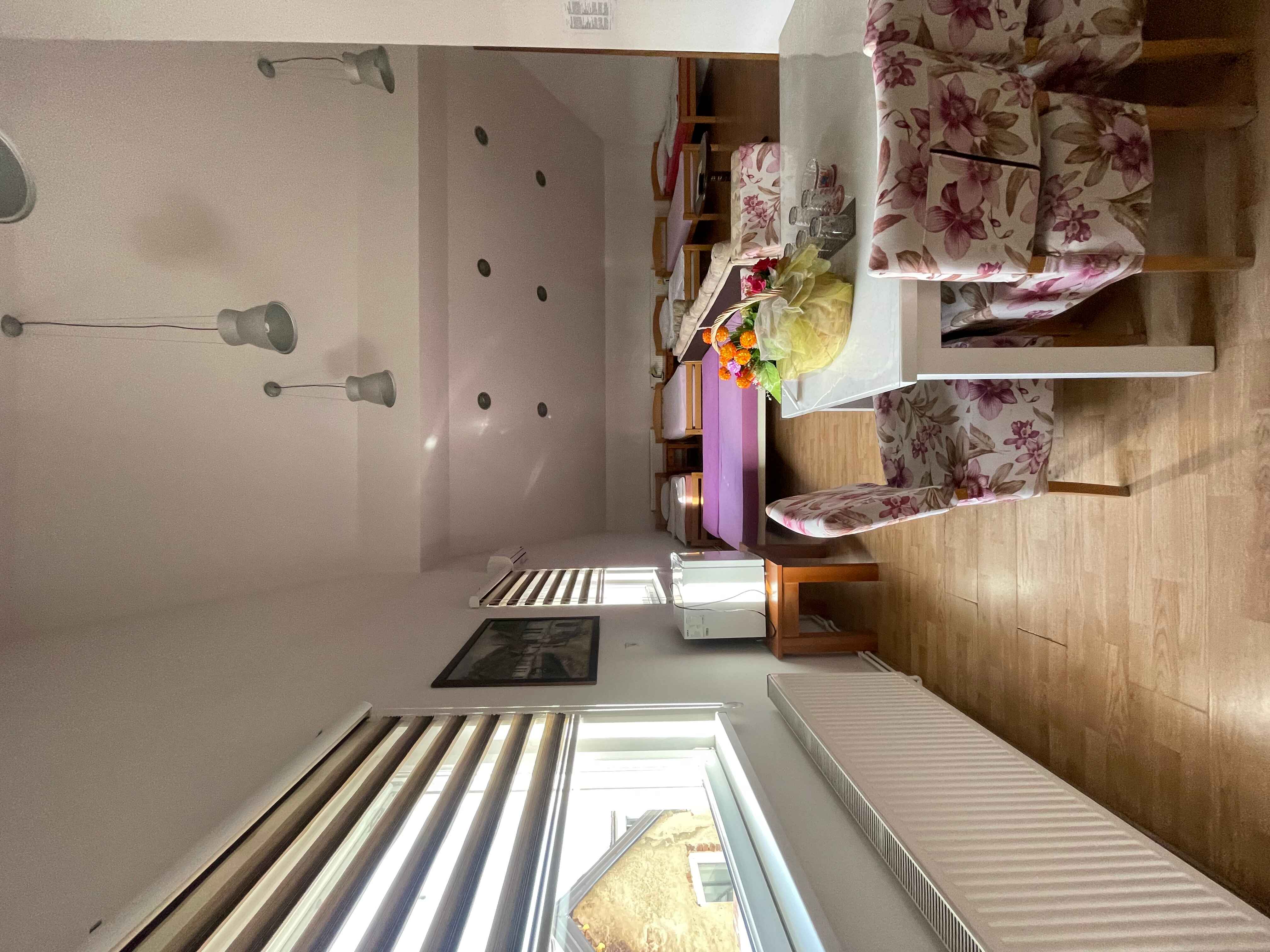 Room with 9 beds